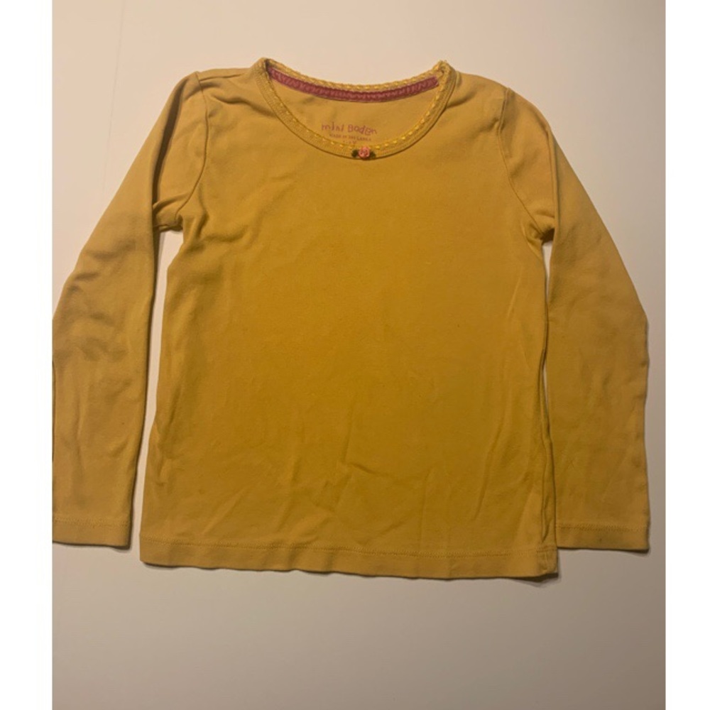 Long-sleeved rosebud tee